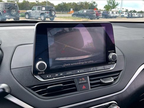 Used 2022 Nissan Altima 2.5 SV image 27