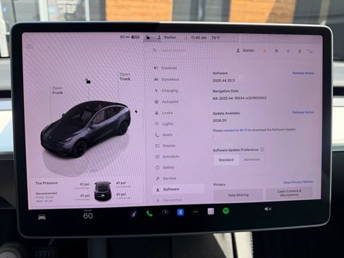 Used 2022 Tesla Model Y Long Range AWD/4WD image 37