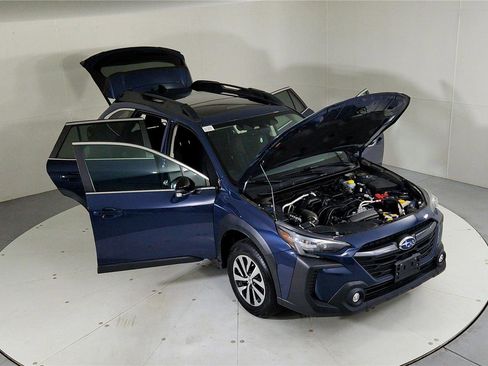 Used 2023 Subaru Outback Premium image 43