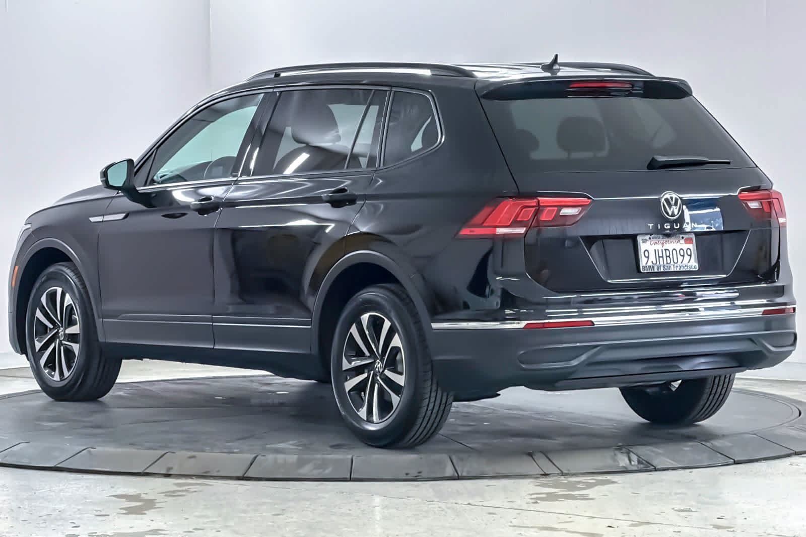 Used 2023 Volkswagen Tiguan S FWD image 6