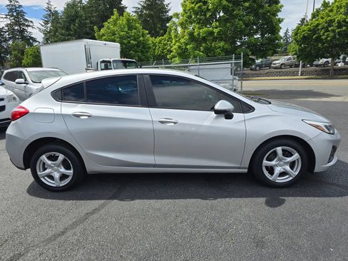 Used 2019 Chevrolet Cruze LS FWD image 6