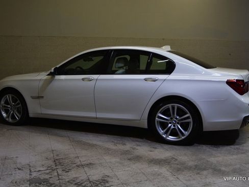 Used 2014 BMW 740i image 31