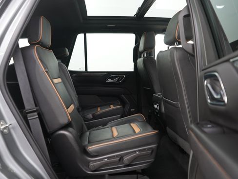 Used 2023 GMC Yukon AT4 w/ AT4 Premium Package AWD/4WD image 12