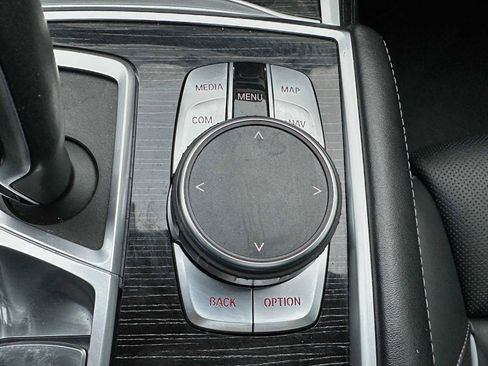 Used 2020 BMW 750i xDrive w/ M Sport Package image 28