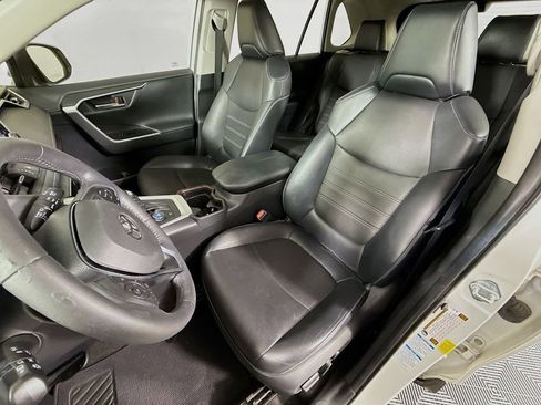 Used 2020 Toyota RAV4 Limited image 21