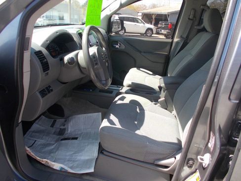 Used 2018 Nissan Frontier SV w/ Value Truck Package image 5