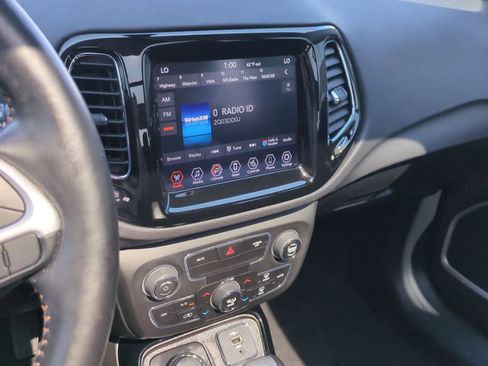 Used 2020 Jeep Compass Limited image 28