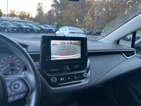 Used 2025 Toyota Corolla LE image 17