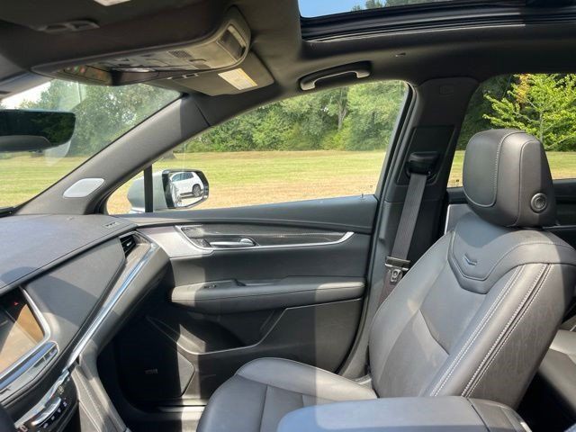 Certified 2024 Cadillac XT5 Sportv w/ Technology Package AWD/4WD image 15