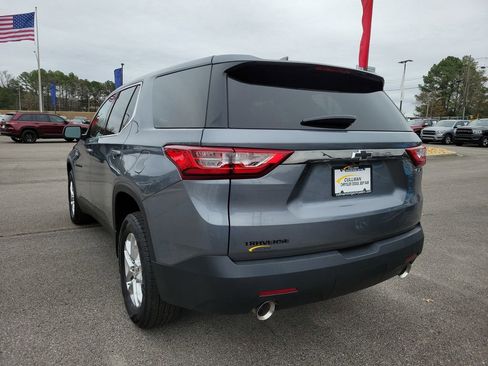 Used 2021 Chevrolet Traverse LS w/ LPO, Blackout Package image 5