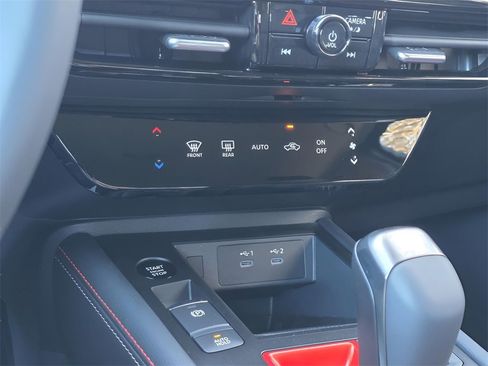 New 2026 Nissan Kicks SR image 24