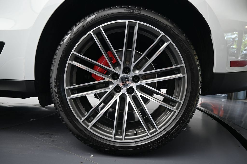 Certified 2026 Porsche Macan S AWD/4WD image 38