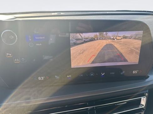 New 2026 Chevrolet Traverse LT image 17