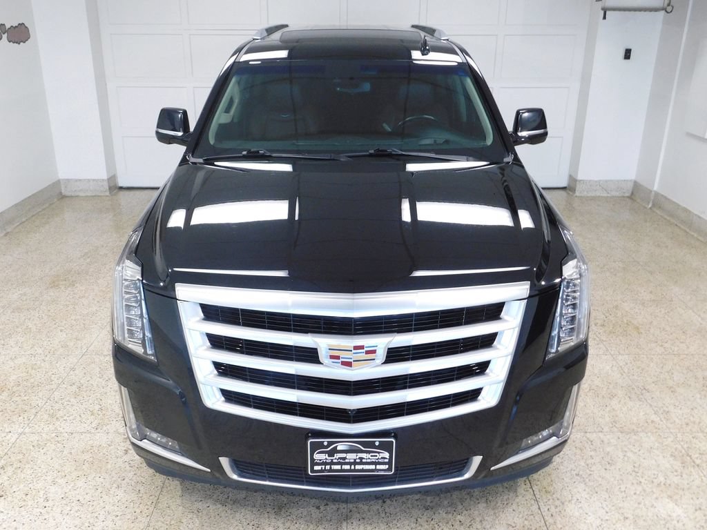 Used 2019 Cadillac Escalade ESV Luxury AWD/4WD image 10