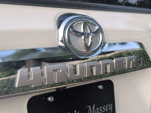 Used 2022 Toyota 4Runner Limited AWD/4WD image 6