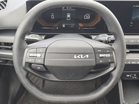 Used 2025 Kia K4 LX image 15