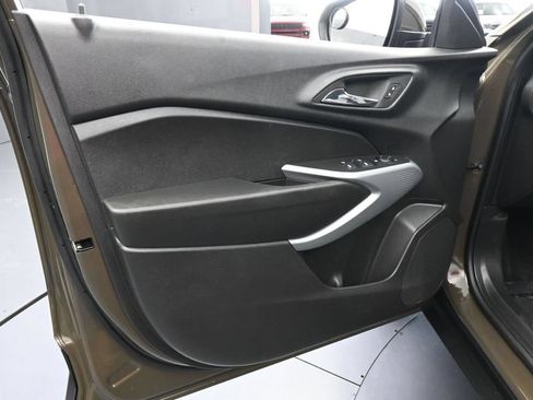 Used 2024 Chevrolet Trax LS w/ LS Convenience Package FWD image 15