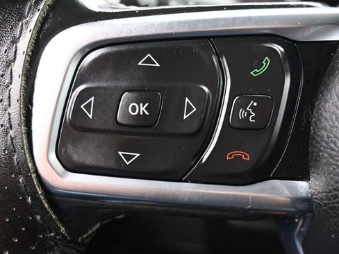 Used 2020 Jeep Wrangler Unlimited Sahara AWD/4WD image 22