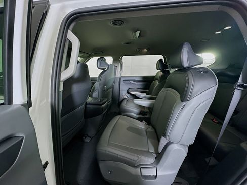 Used 2024 Kia EV9 Light Long Range image 29