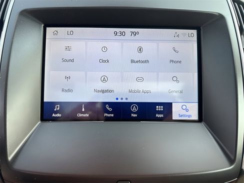 Used 2020 Ford Edge Titanium image 27