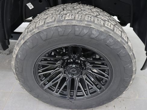 Used 2025 RAM 2500 Big Horn AWD/4WD image 3