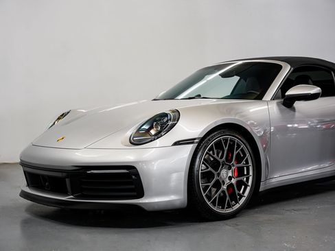 Used 2020 Porsche 911 Carrera 4S AWD/4WD image 35