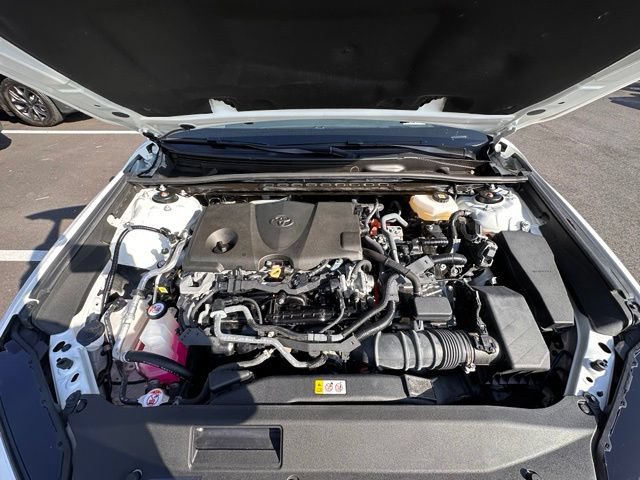 Used 2025 Toyota Camry SE w/ Convenience Package FWD image 15