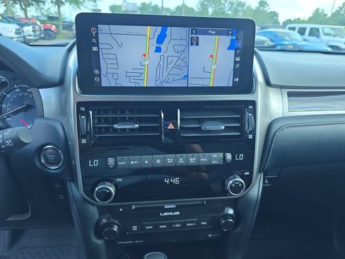 Used 2022 Lexus GX 460 w/ Accessory Package AWD/4WD image 24