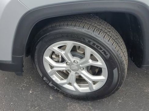 Certified 2024 Jeep Compass Latitude image 4