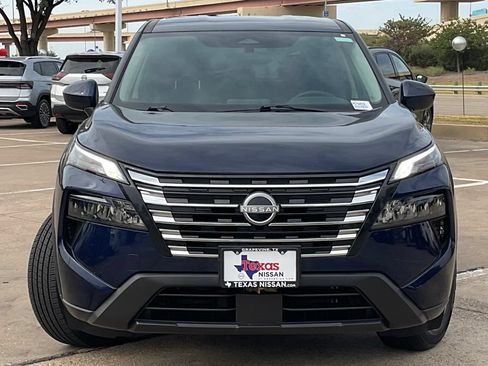 Used 2025 Nissan Rogue SV FWD image 2