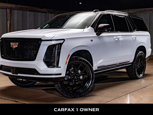 Used 2026 Cadillac Escalade Platinum Sport w/ LPO, Floor Liner Package image 5