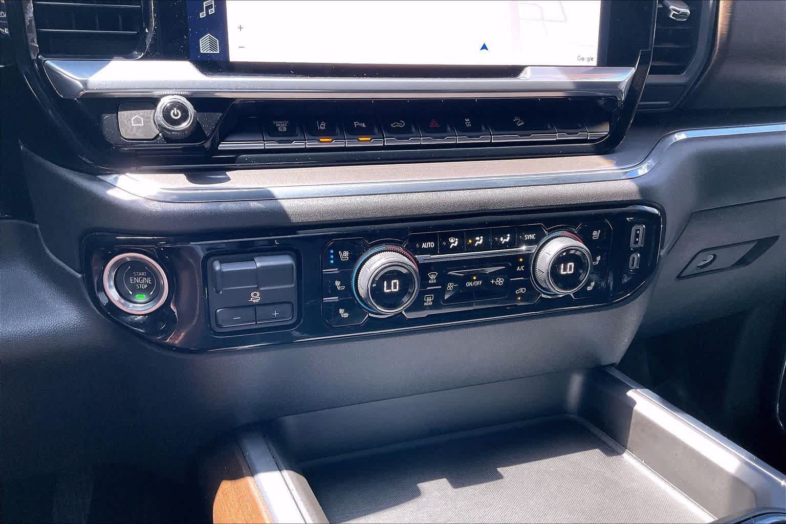 Used 2024 Chevrolet Silverado 2500 High Country w/ High Country Premium Package AWD/4WD image 31