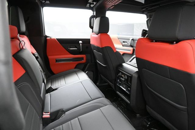 Used 2026 GMC Hummer EV 4x4 Crew Cab w/ Carbon Fiber Edition Package image 29