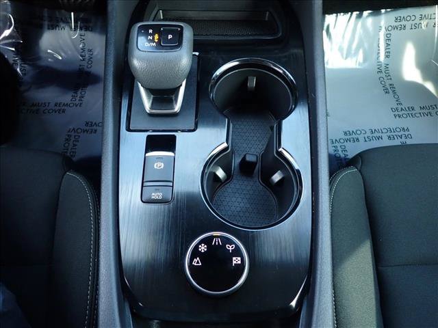Used 2024 Nissan Rogue S AWD/4WD image 18