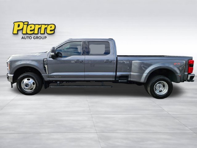 Used 2024 Ford F350 Lariat w/ Lariat Ultimate Package AWD/4WD image 2
