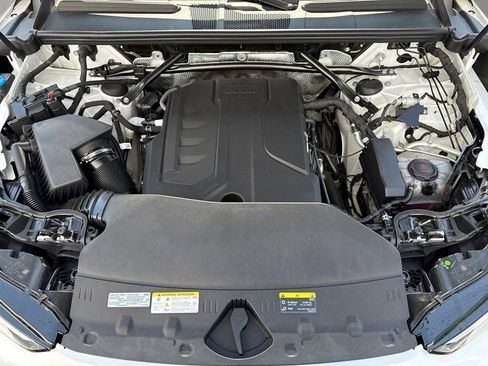 Certified 2025 Audi Q5 2.0T Premium Plus w/ Premium Plus image 9