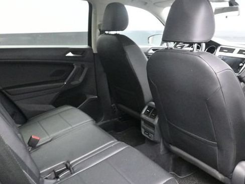 Used 2020 Volkswagen Tiguan SE AWD/4WD image 11