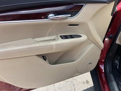 Used 2019 Cadillac XT5 Luxury FWD image 12