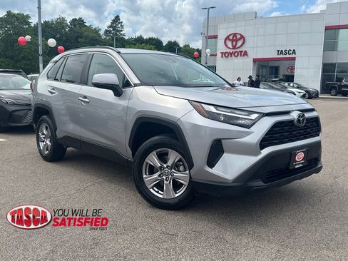 Used 2025 Toyota RAV4 XLE AWD/4WD image 1