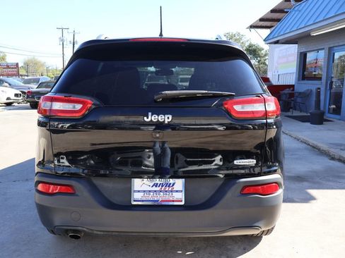 Used 2018 Jeep Cherokee Latitude image 6