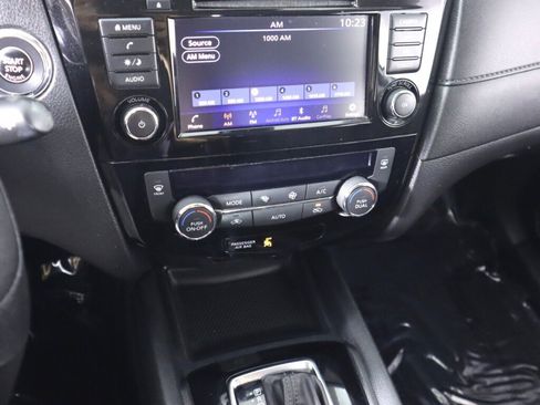 Used 2020 Nissan Rogue SV AWD/4WD image 17