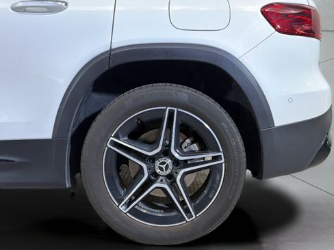 Used 2025 Mercedes-Benz GLB 250 image 37