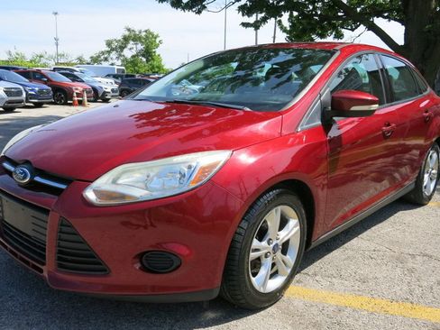Used 2014 Ford Focus SE FWD image 2