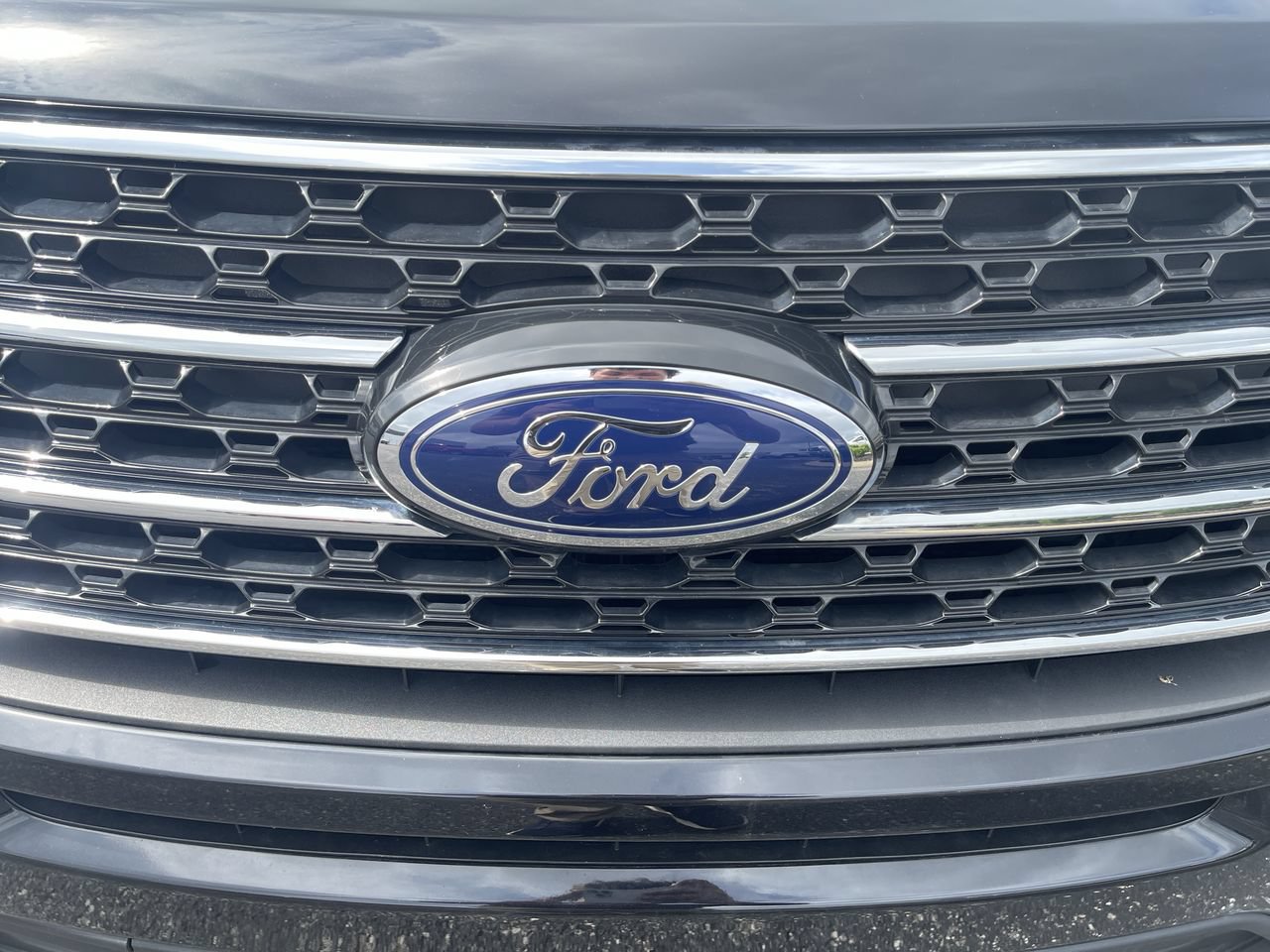 Used 2024 Ford Explorer XLT w/ Equipment Group 202A AWD/4WD image 30