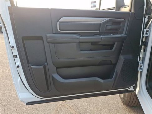 Used 2024 RAM 2500 Tradesman w/ Chrome Appearance Group image 11