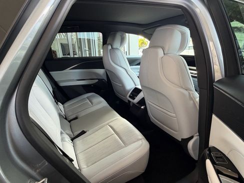 Used 2024 Cadillac Lyriq Luxury RWD image 14