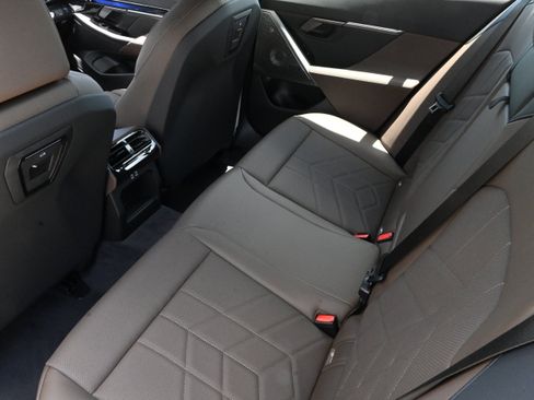 New 2027 BMW i5 eDrive40 w/ M Sport Package AWD/4WD image 11