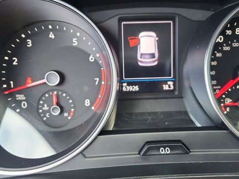 Used 2021 Volkswagen Tiguan SE image 11