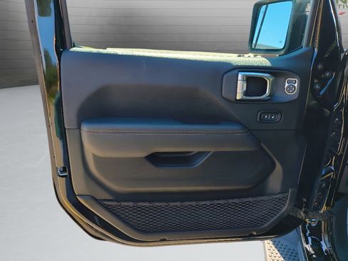 Used 2023 Jeep Wrangler High Altitude image 12