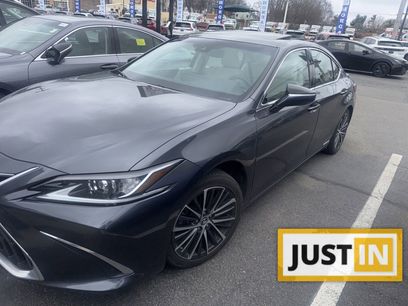 Used 2022 Lexus ES 300h w/ Premium Package